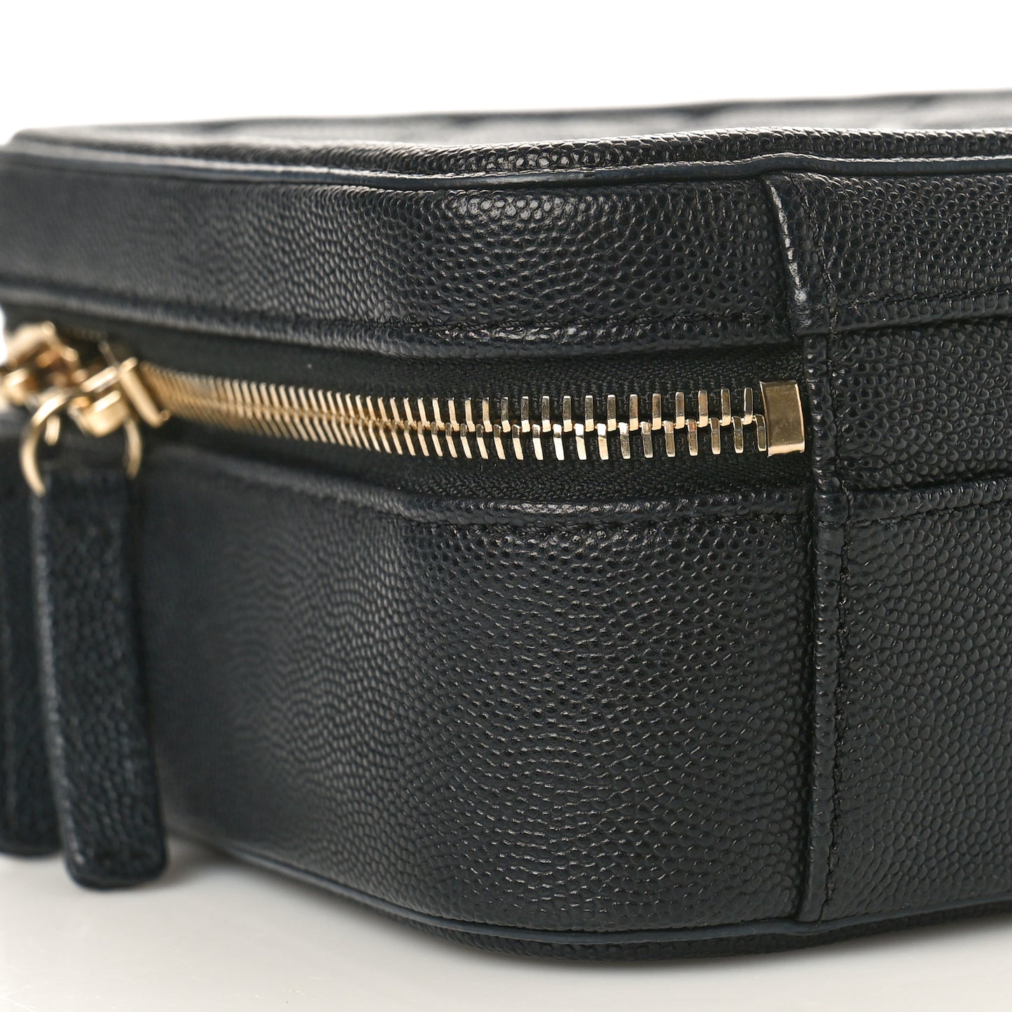 Caviar Quilted Medium CC Filigree Vanity Case Black