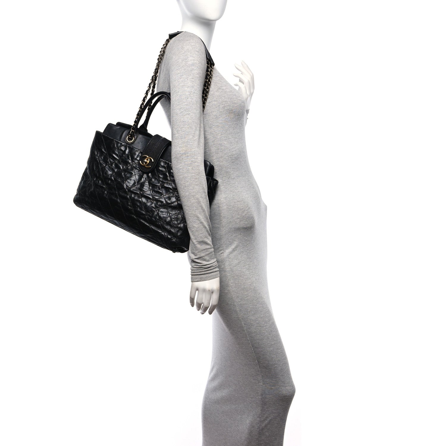 Chanel Glazed Calfskin Stingray Large Bindi CC Tote Black 2 of 12