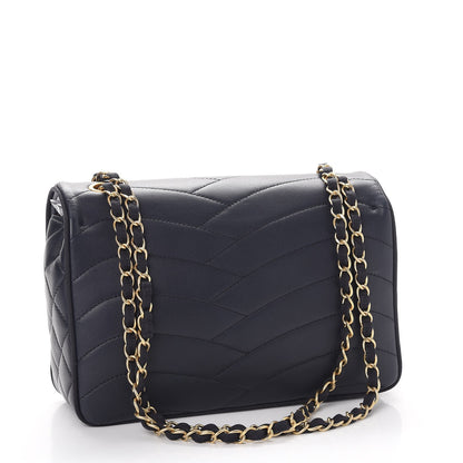 Chanel Lambskin Scallop Quilted Medium Pagoda Flap Navy 3 of 8