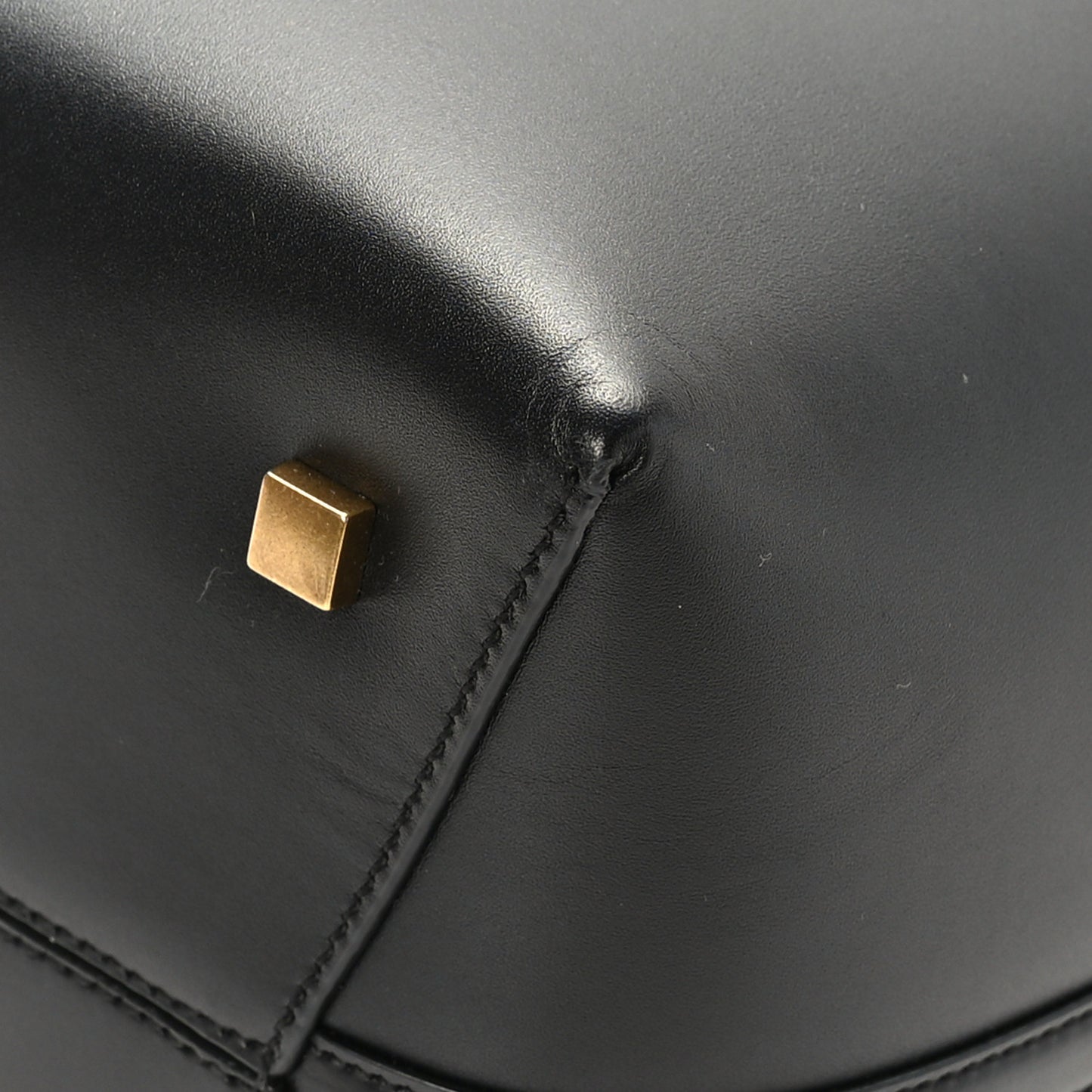 Shiny Calfskin Le 37 Bucket Bag Black
