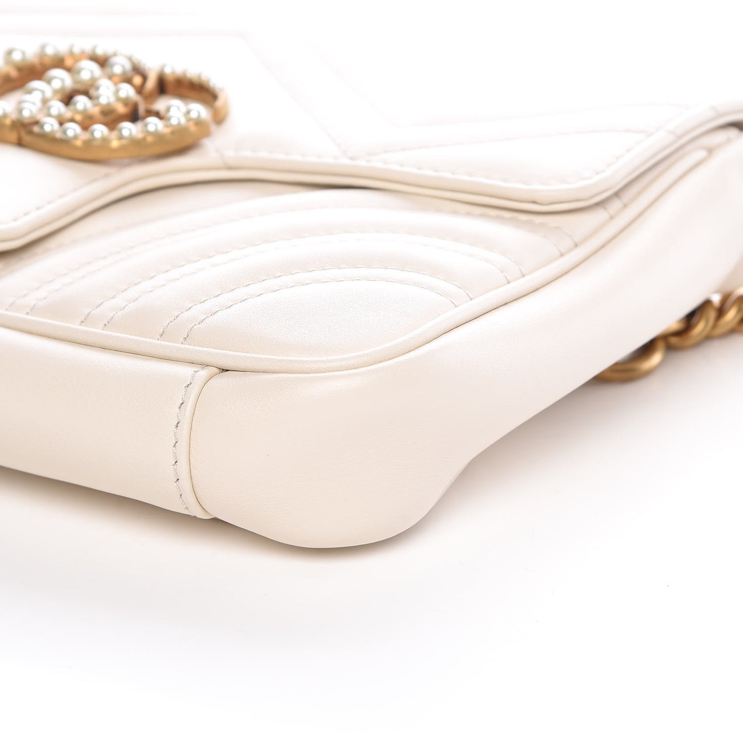 Calfskin Matelasse Pearly GG Marmont Chain Belt Bag Mystic White