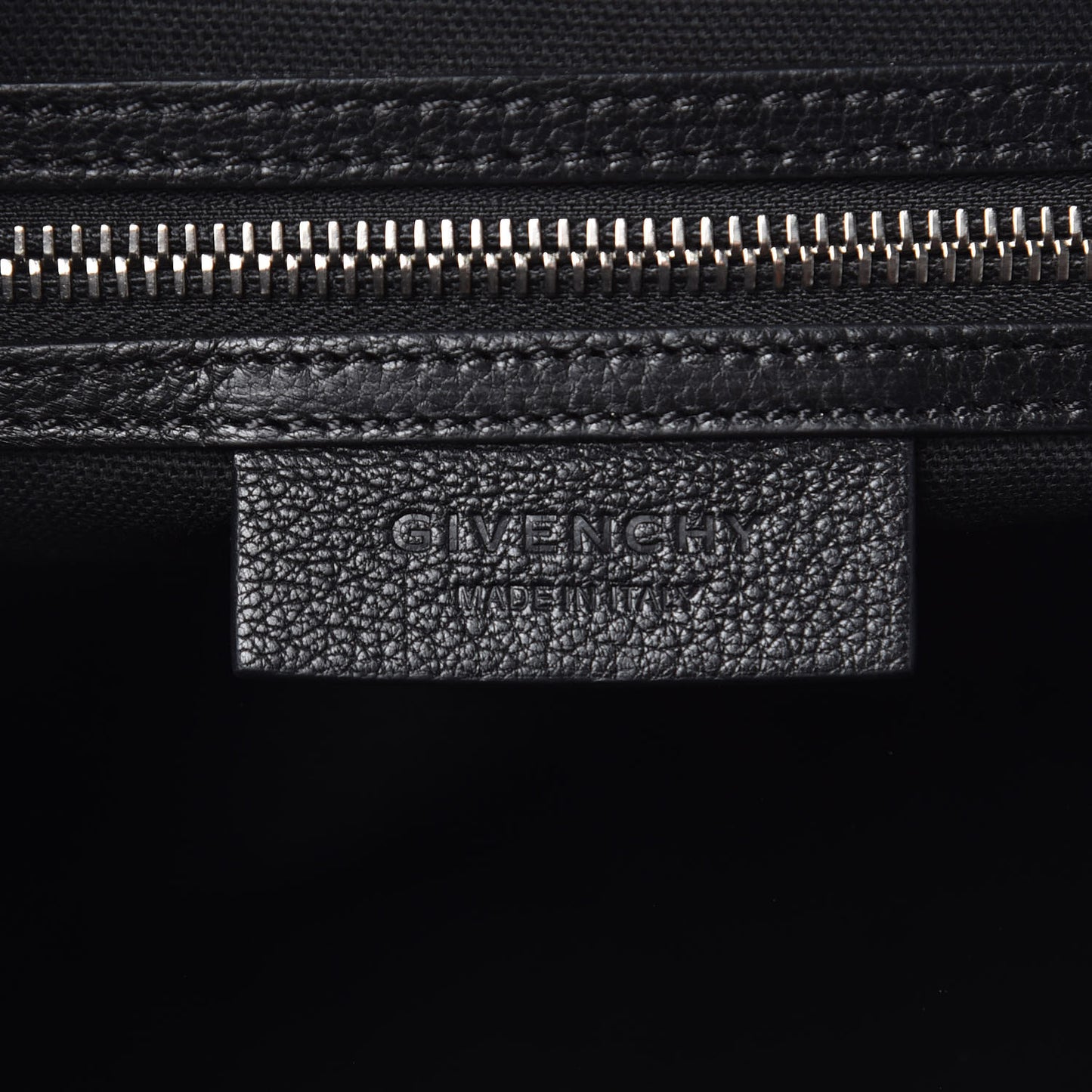 Sugar Goatskin Medium Antigona Black