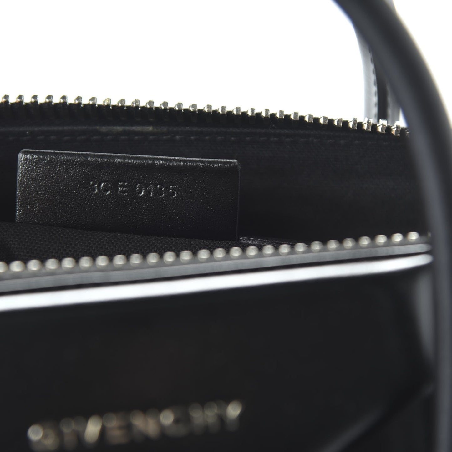 Shiny Lord Calfskin Medium Antigona Black
