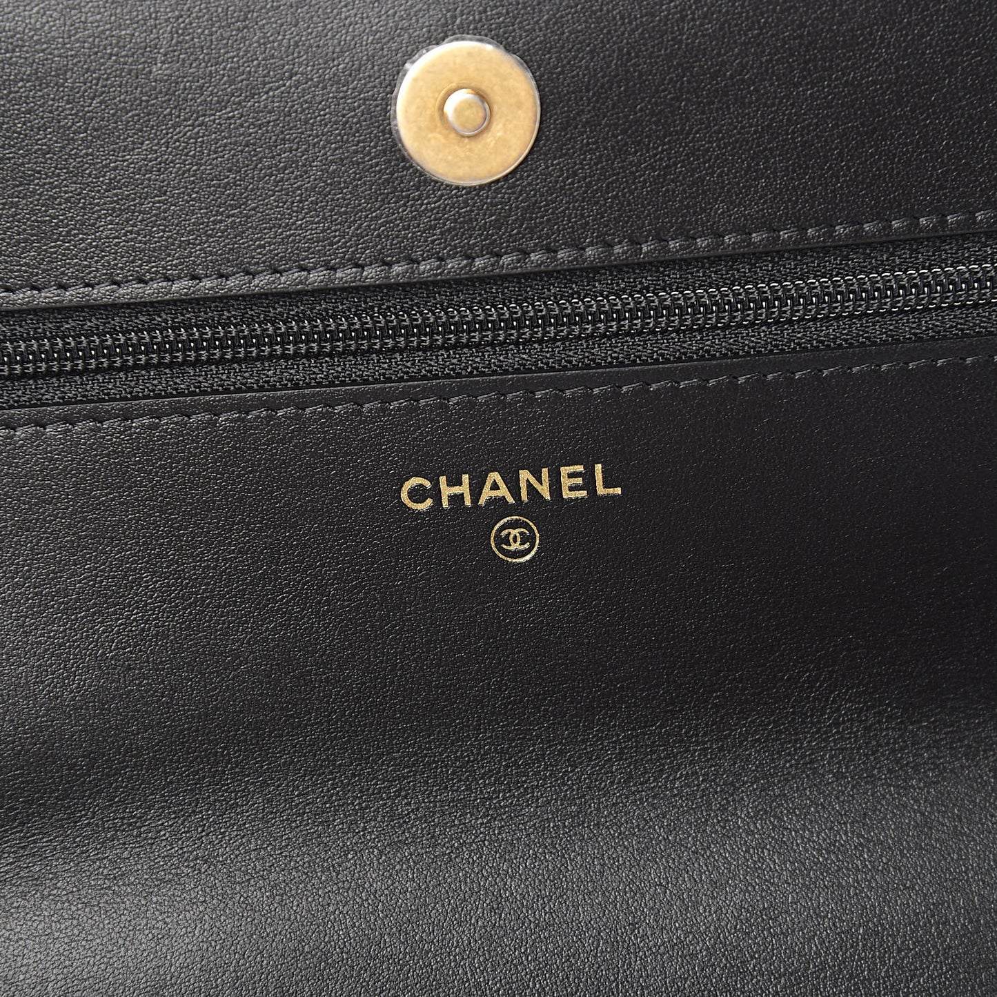 Goatskin Quilted 19 Wallet On Chain WOC Black