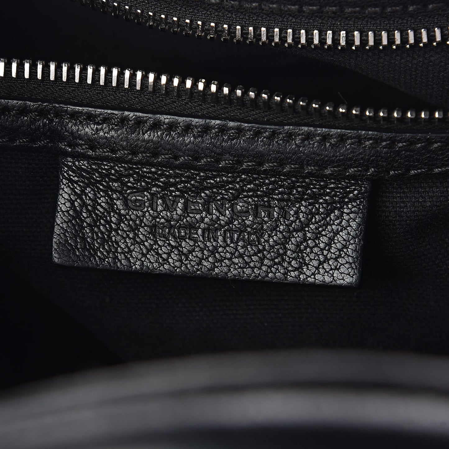 Sugar Goatskin Medium Antigona Black