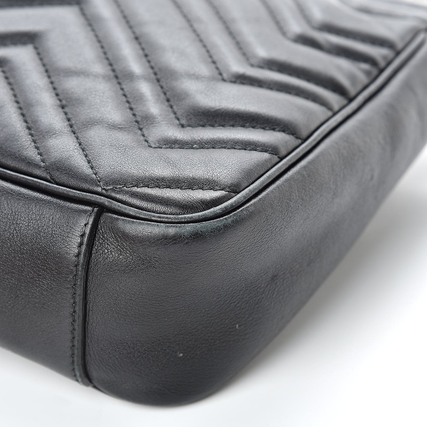Calfskin Matelasse Medium GG Marmont Shoulder Bag Black