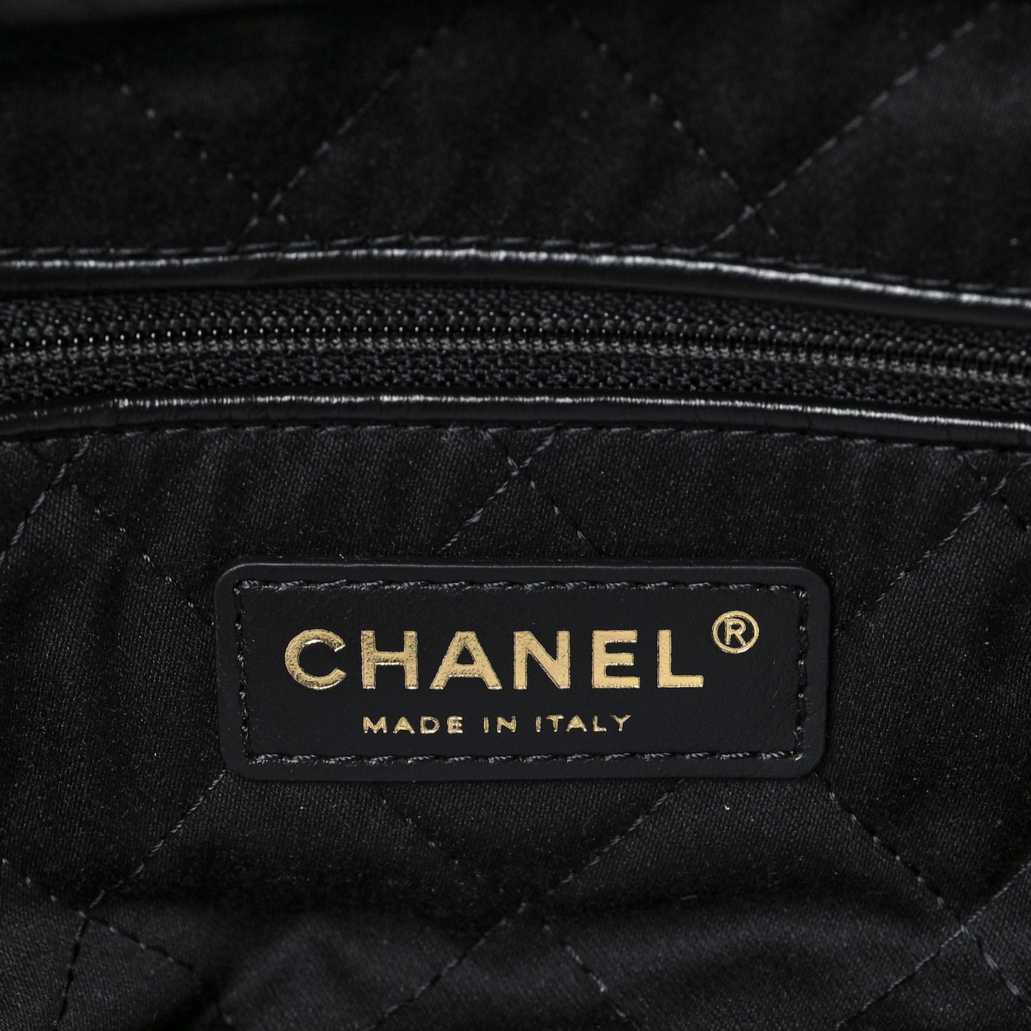 Shiny Calfskin Quilted Chanel 22 Black