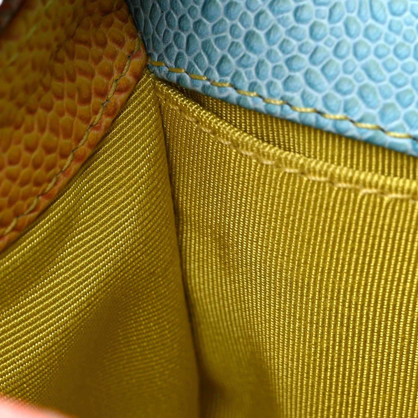 Caviar Quilted Medium Cuba Rainbow Boy Flap Multicolor