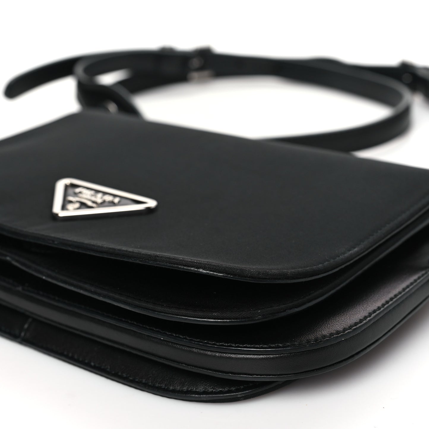 Tessuto Vitello Medium Margit Shoulder Bag Black