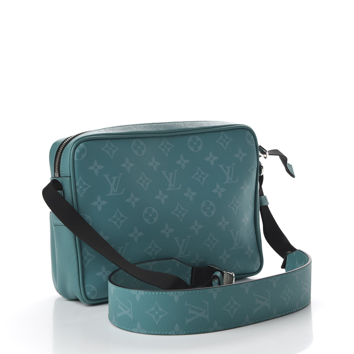 Taiga Monogram Outdoor Messenger Vert