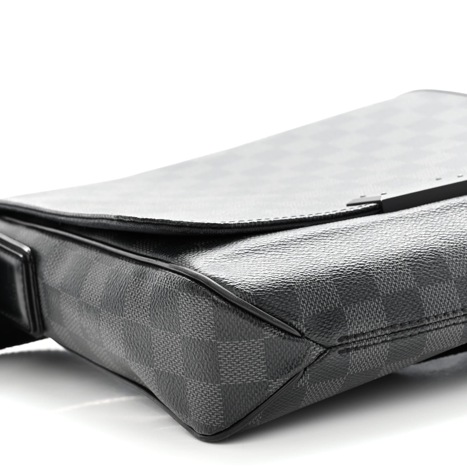 Louis Vuitton Damier Graphite District PM 8 of 10