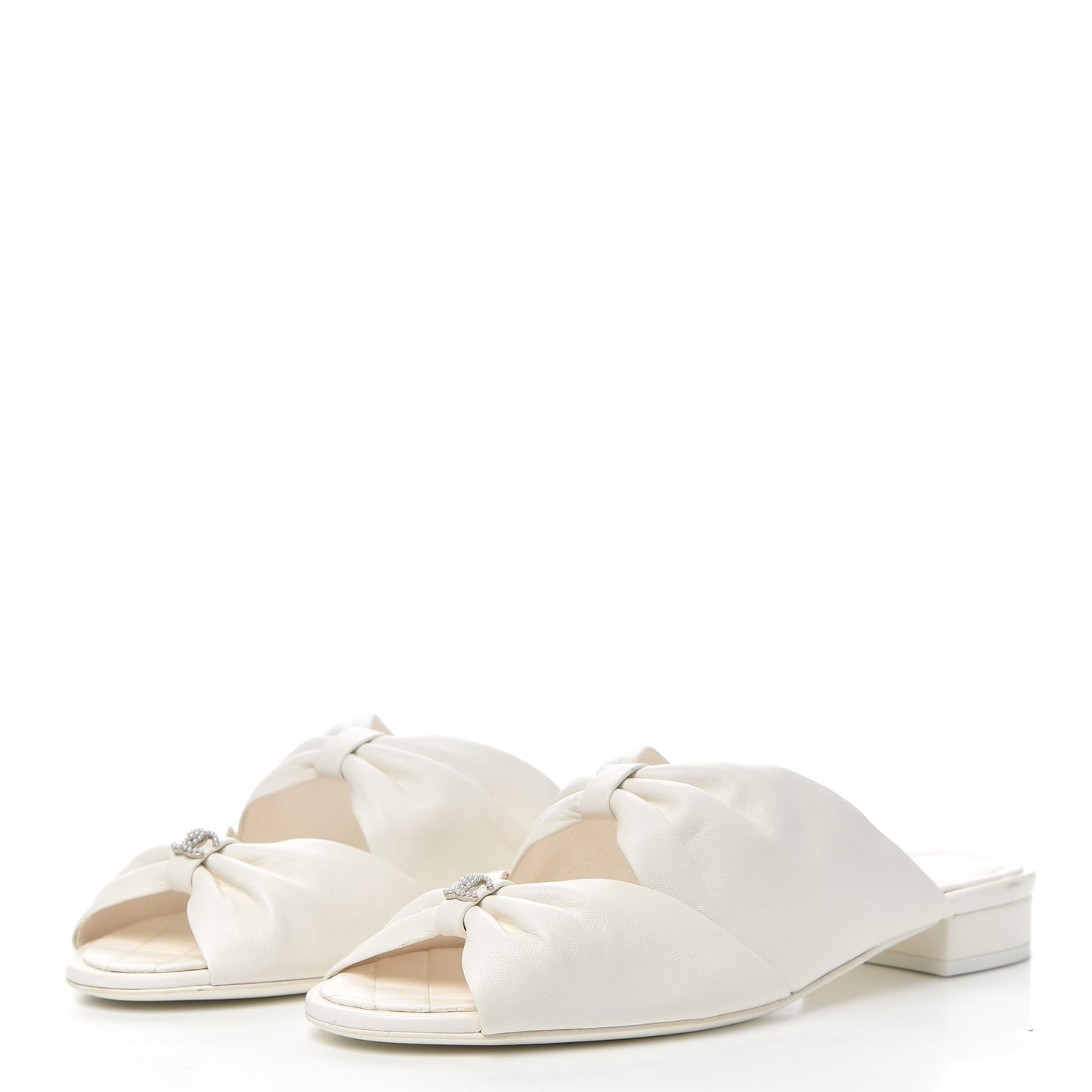 Lambskin Pearl Bow CC Flat Sandals 40.5 White