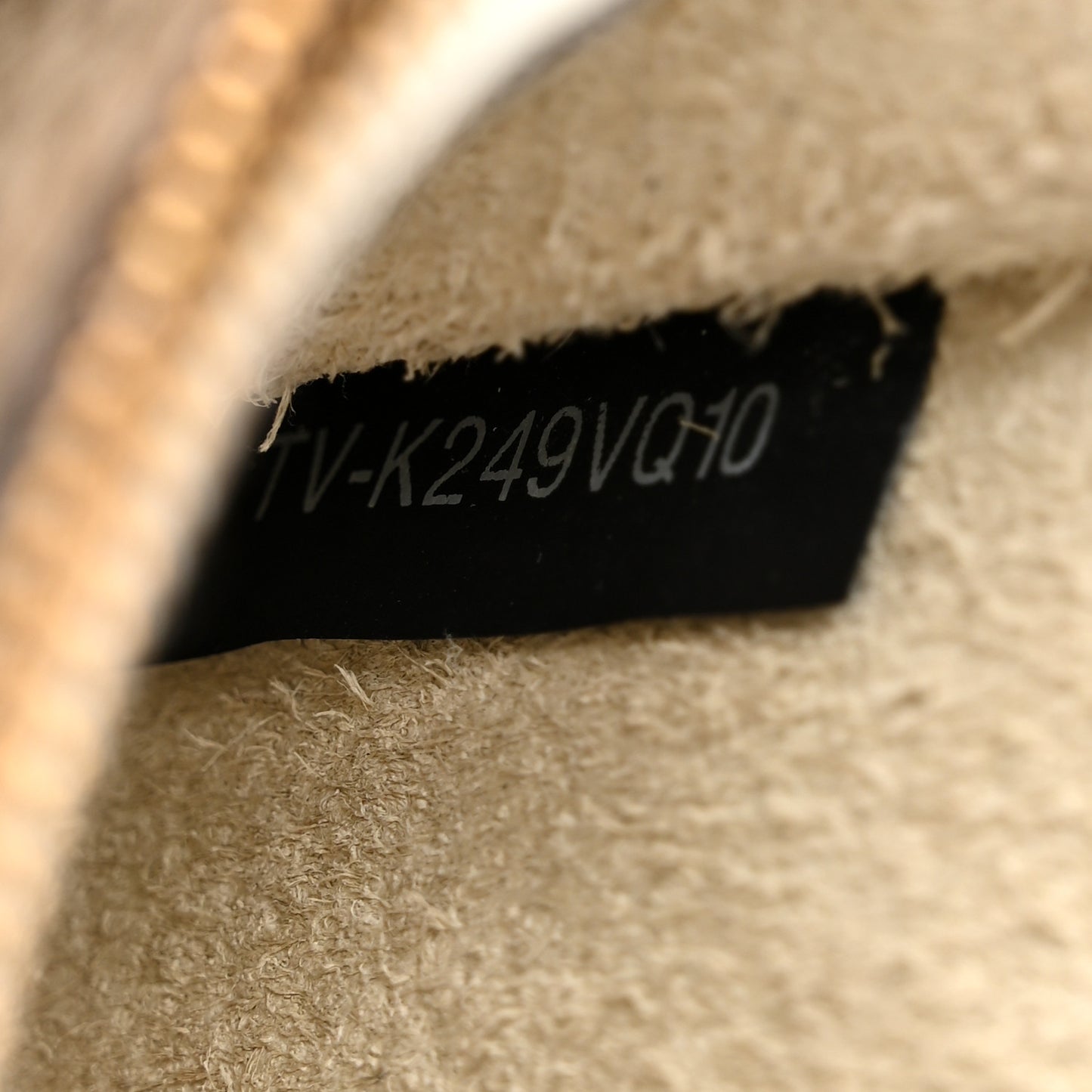 Grained Calfskin Rockstud Rolling Wallet on Chain Light Ivory
