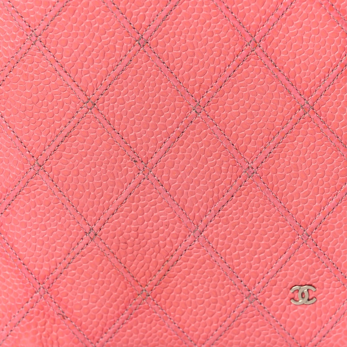 Caviar Diamond Stitched Yen Wallet Pink