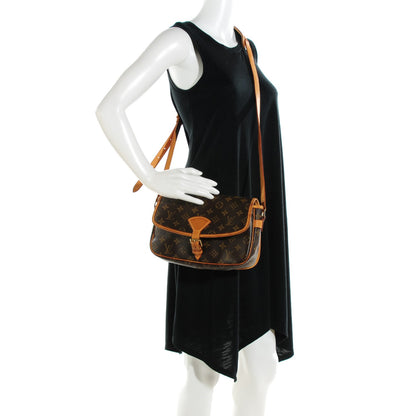 Louis Vuitton Monogram Sologne 2 of 8