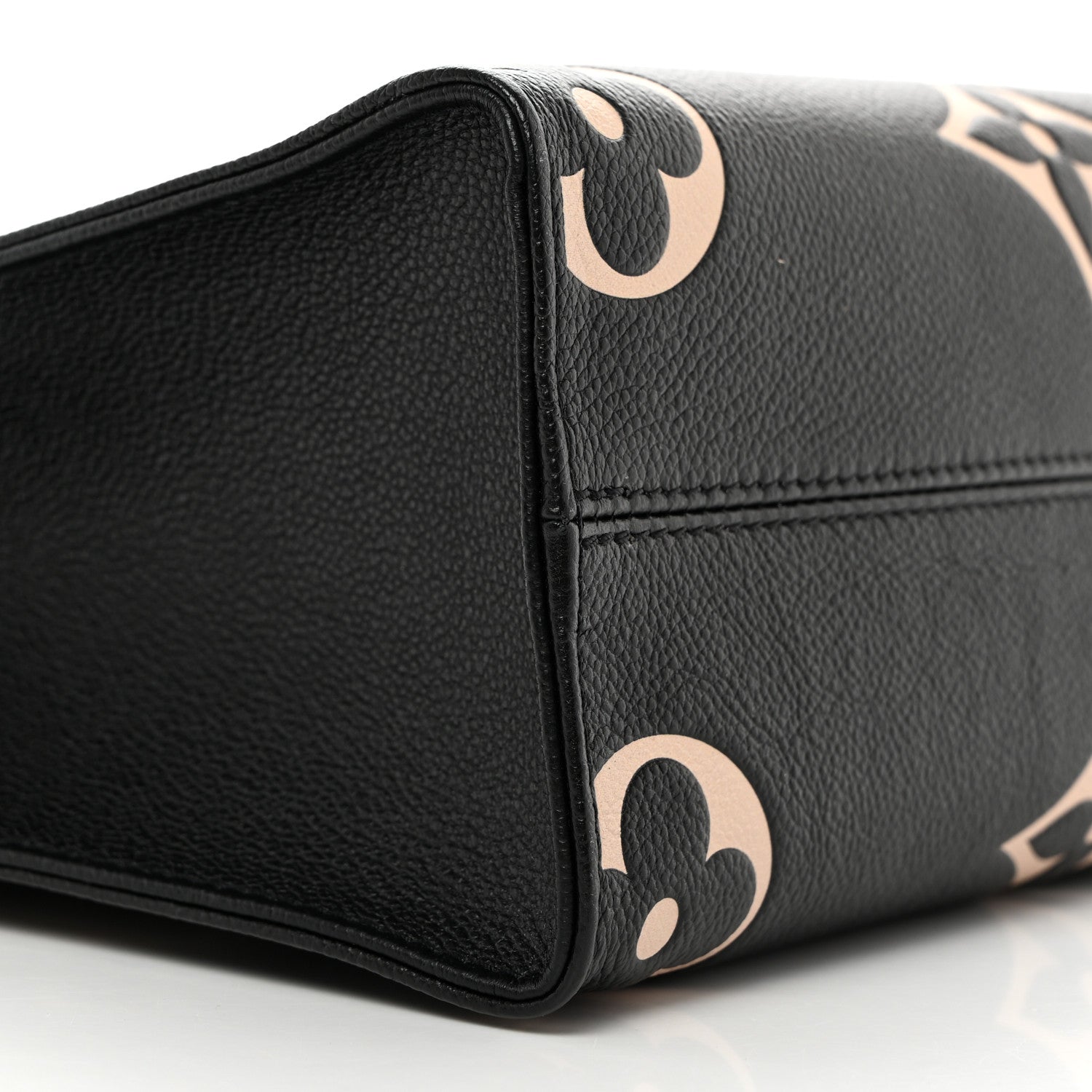 Louis Vuitton Empreinte Monogram Giant Onthego PM Black Beige 8 of 9