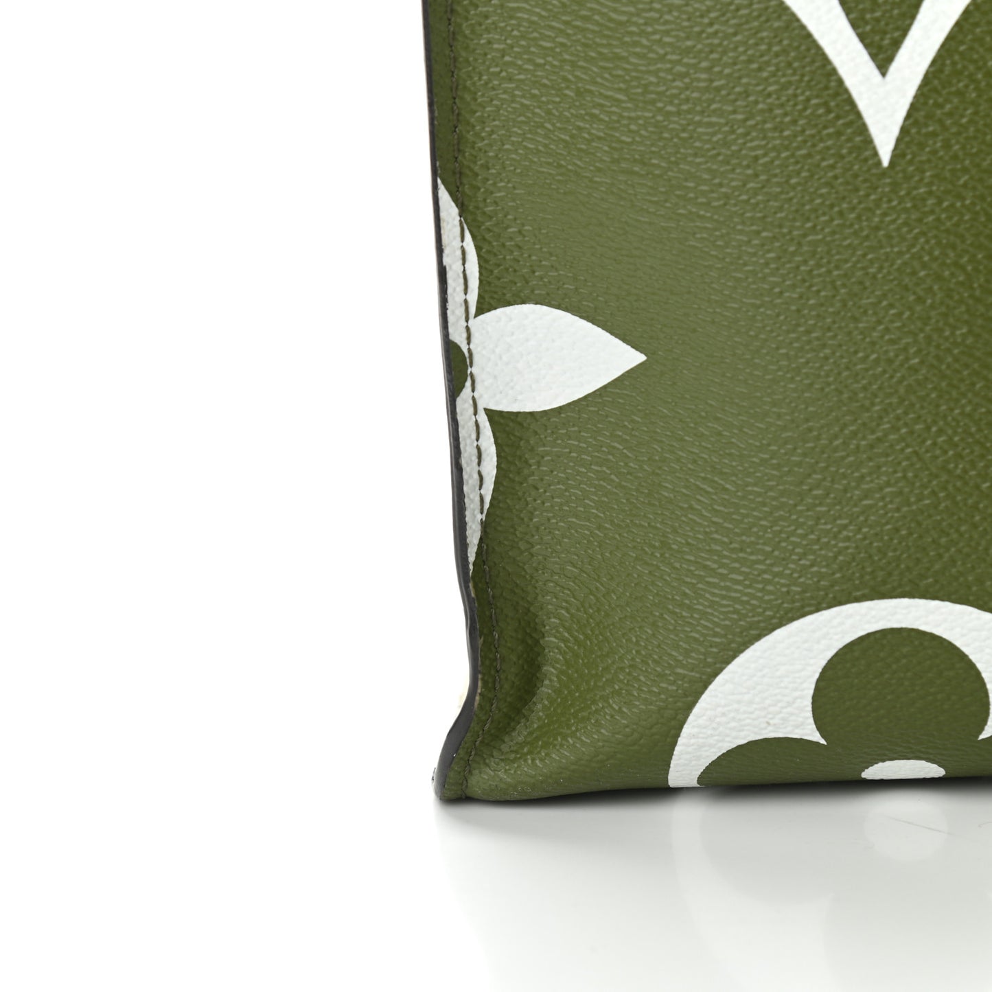 Monogram Giant Onthego GM Kaki Beige