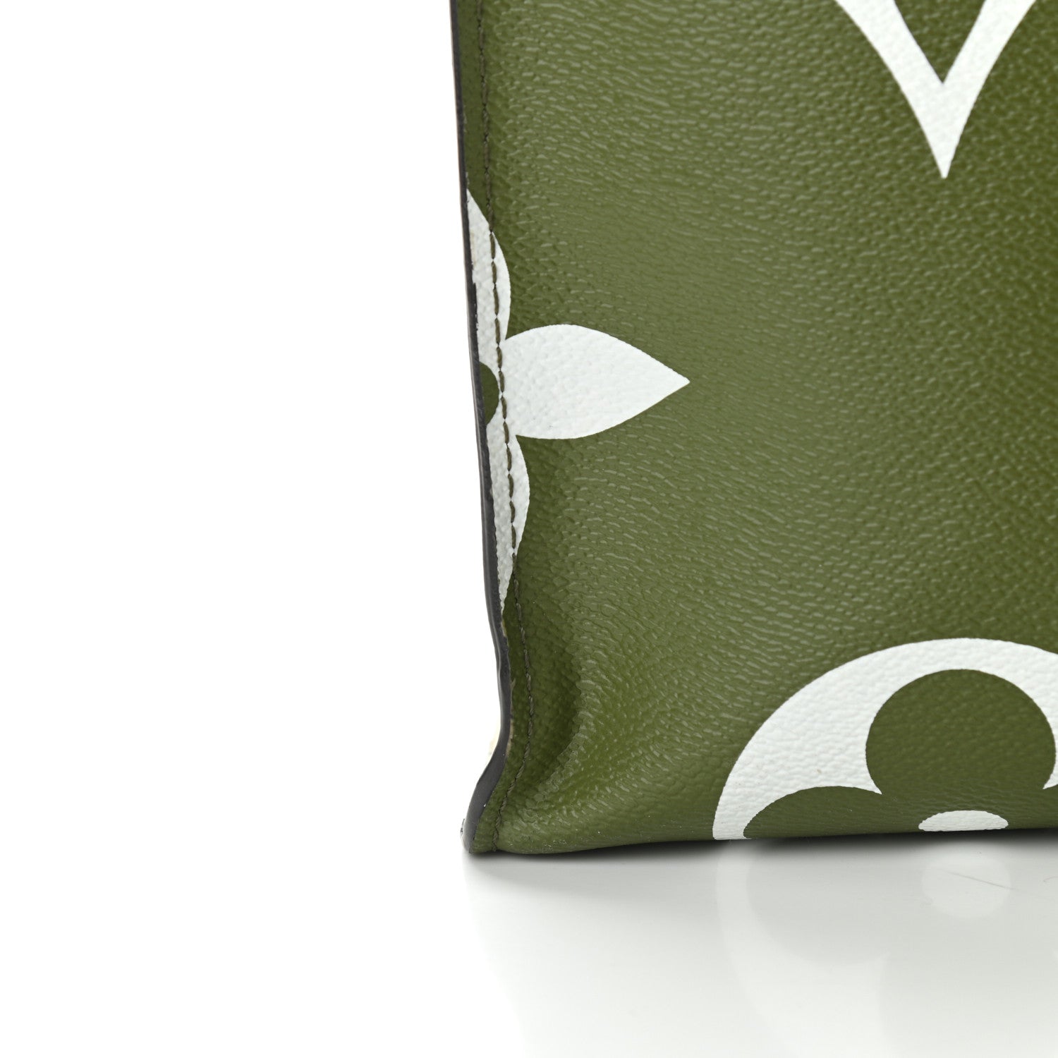 Louis Vuitton Monogram Giant Onthego GM Kaki Beige 14 of 15