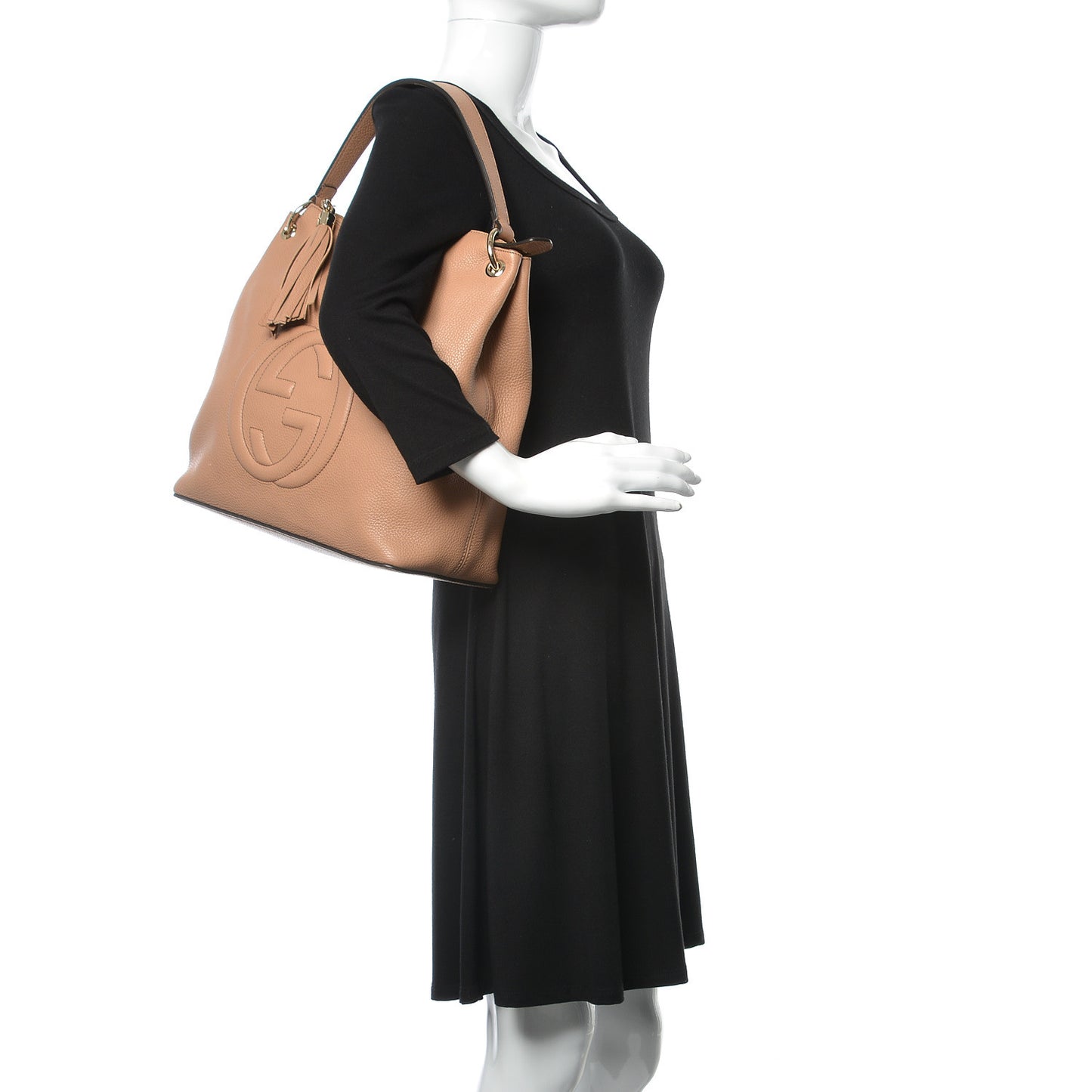 Pebbled Calfskin Large Soho Hobo Camelia
