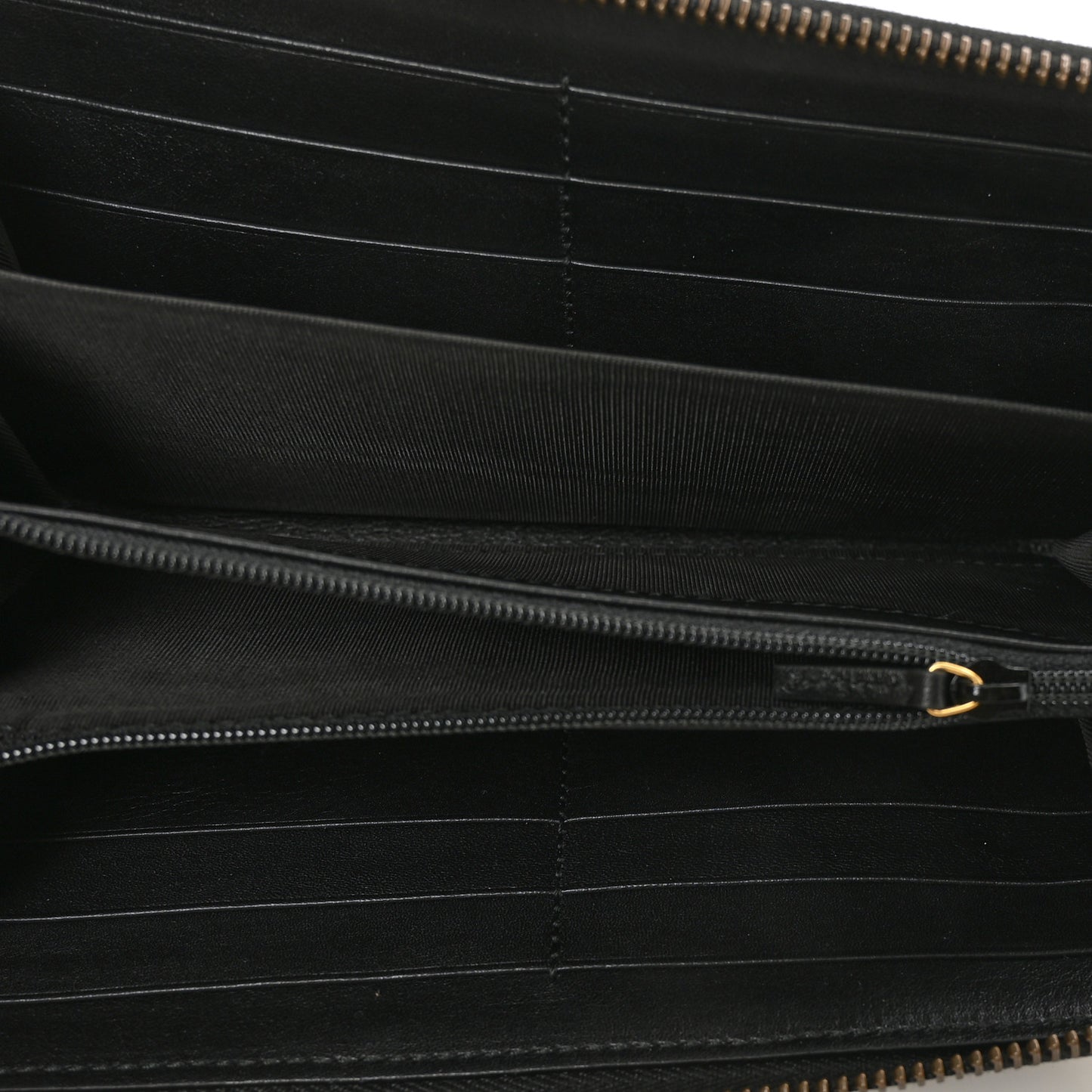 Calfskin Matelasse GG Marmont Zip Around Wallet Black White