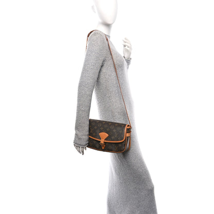 Louis Vuitton Monogram Sologne 2 of 11