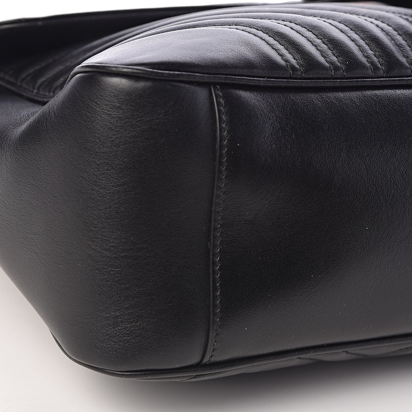 Calfskin Matelasse Large GG Marmont Shoulder Bag Black