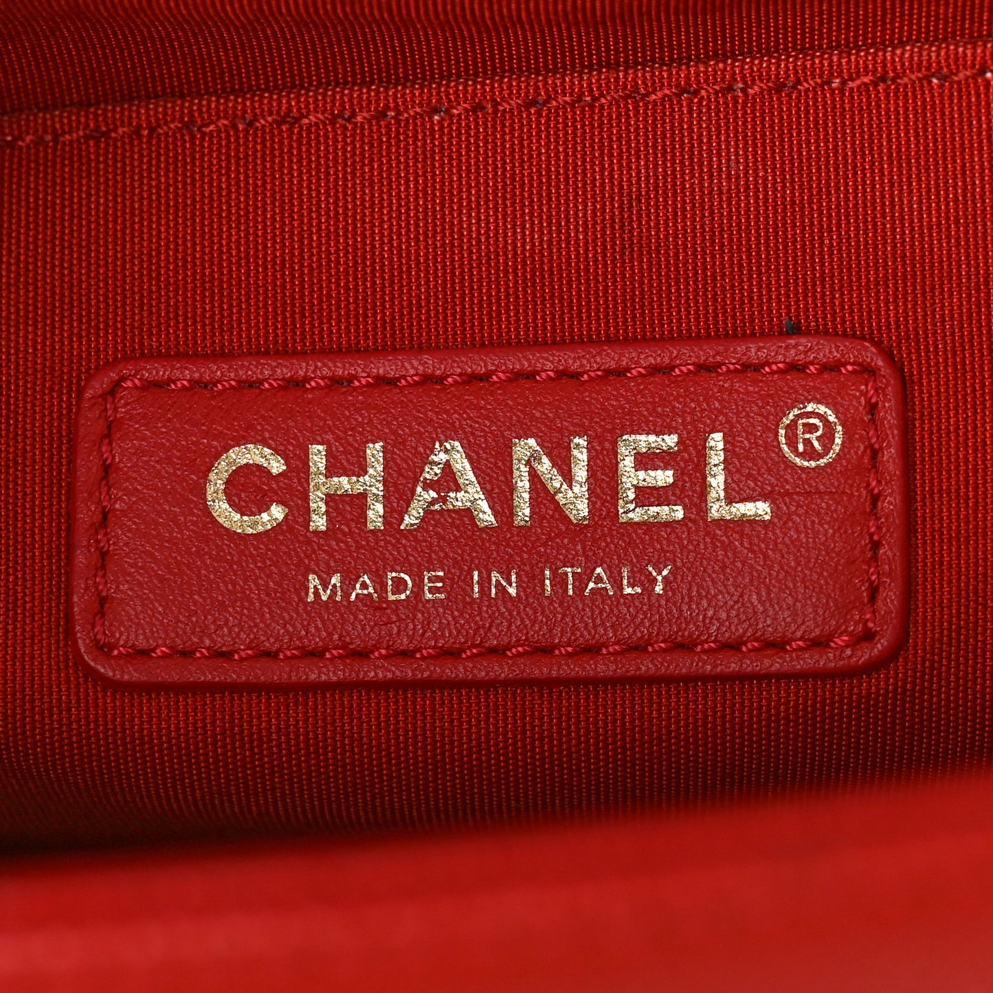 Caviar Chevron Quilted Medium Boy Flap Red