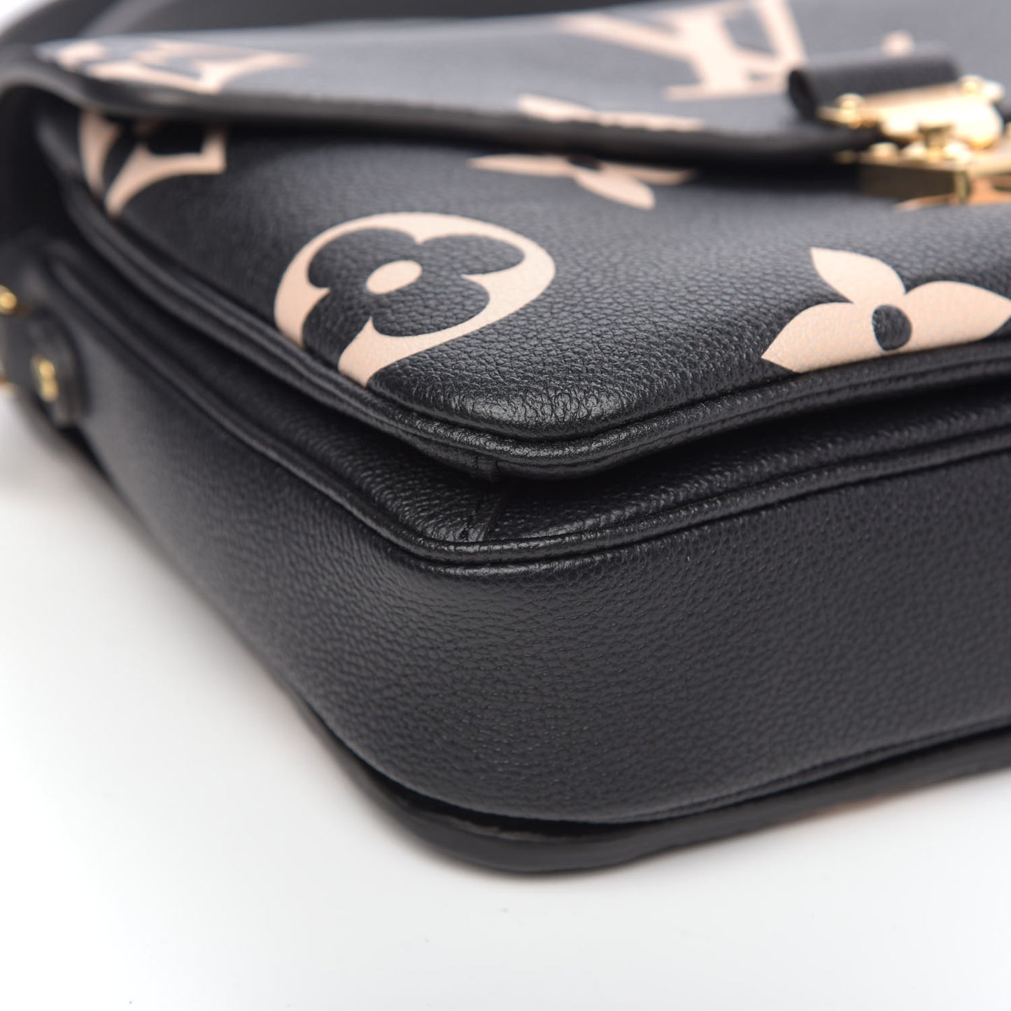 Empreinte Monogram Giant Pochette Metis Black Beige