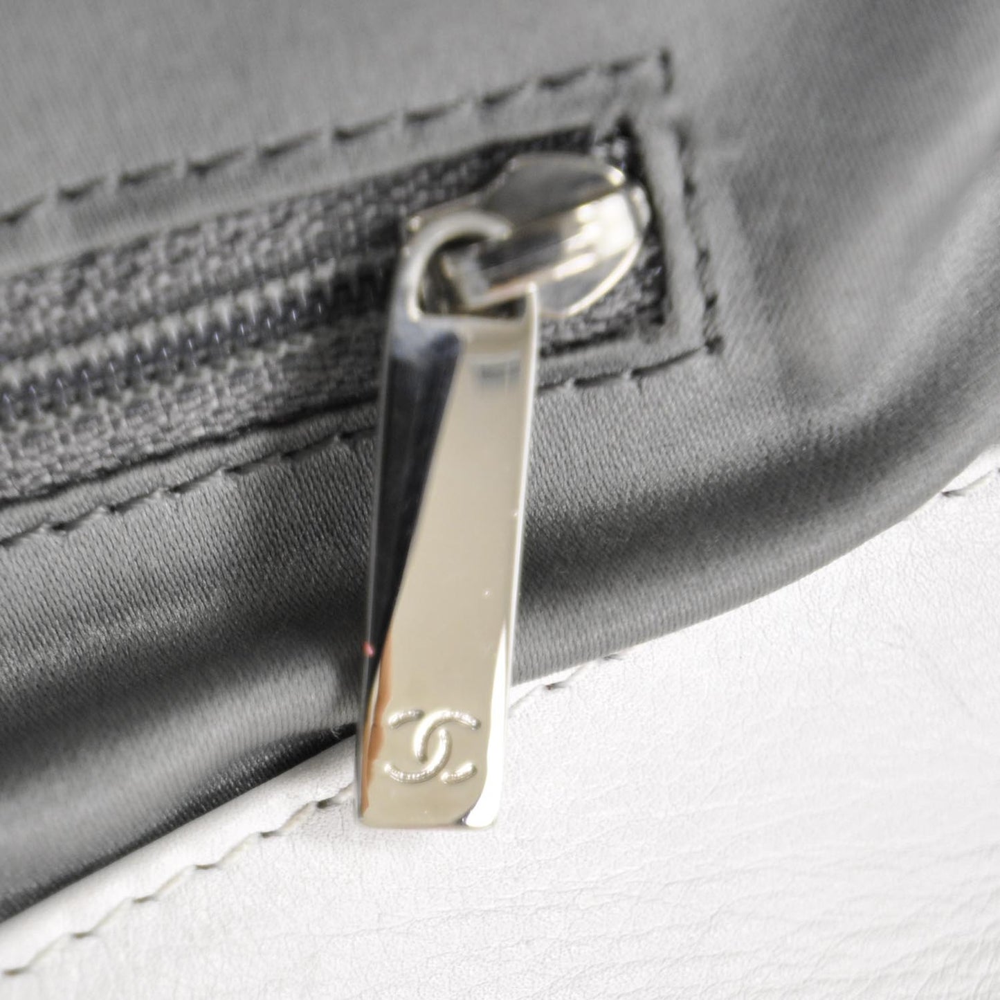 Leather Modern Chain Tote White