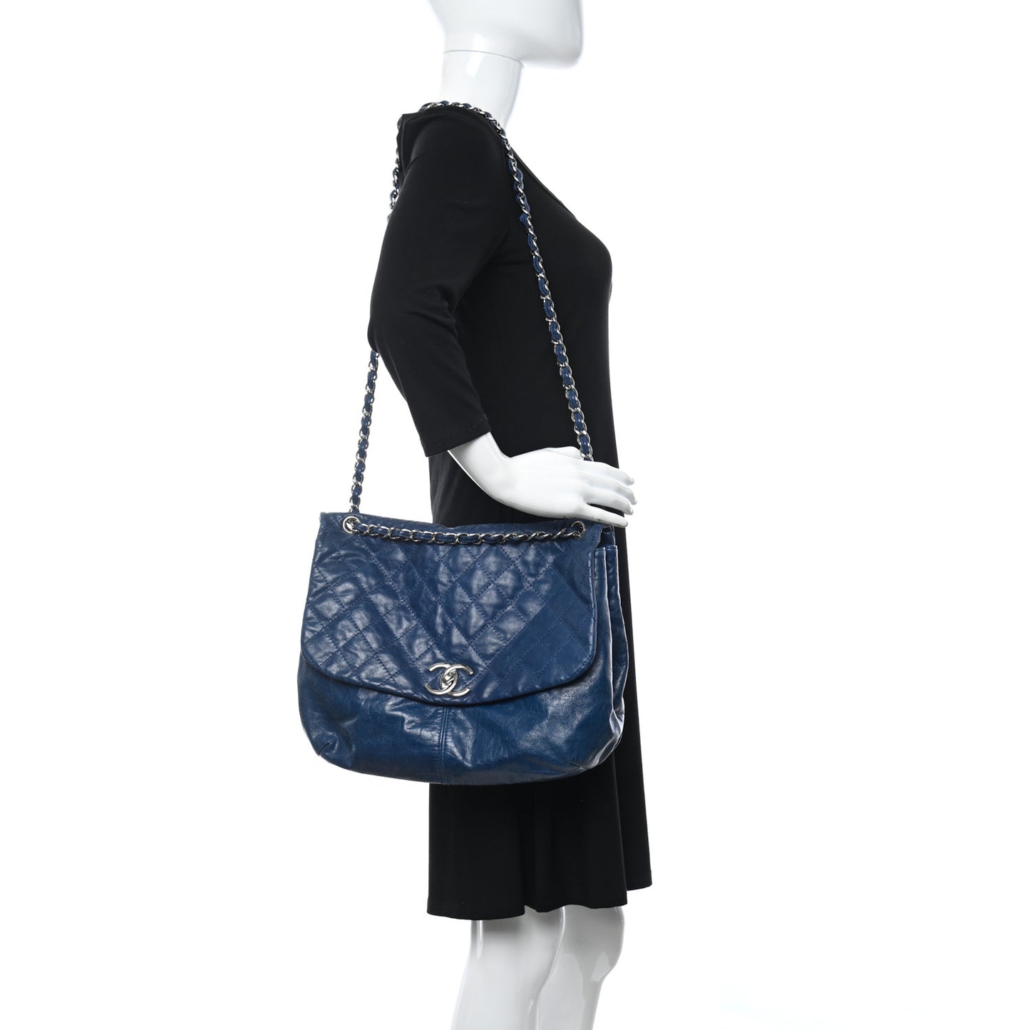 Shiny Lambskin Quilted Large Trianon Messenger Flap Marine