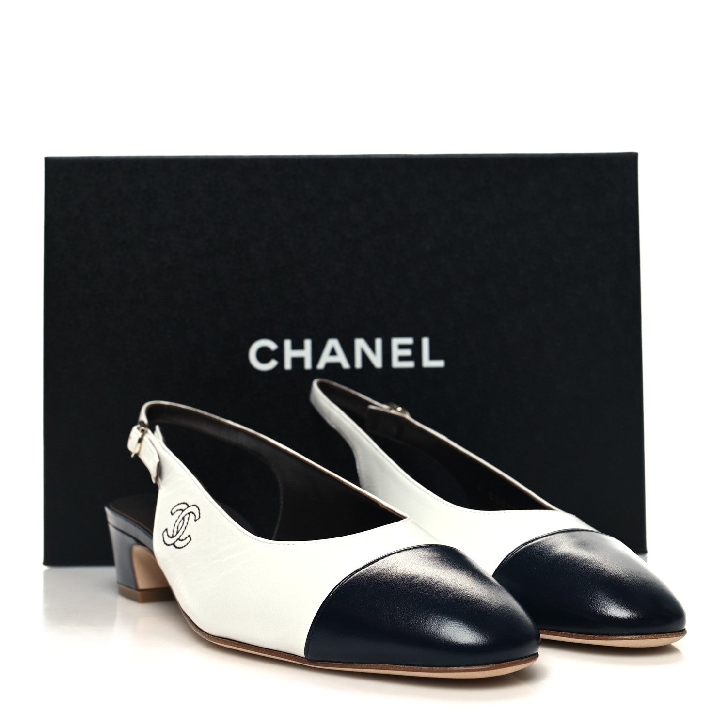 Chanel Calfskin Cap Toe CC Slingback Pumps 37.5 White Dark Navy 9 of 9
