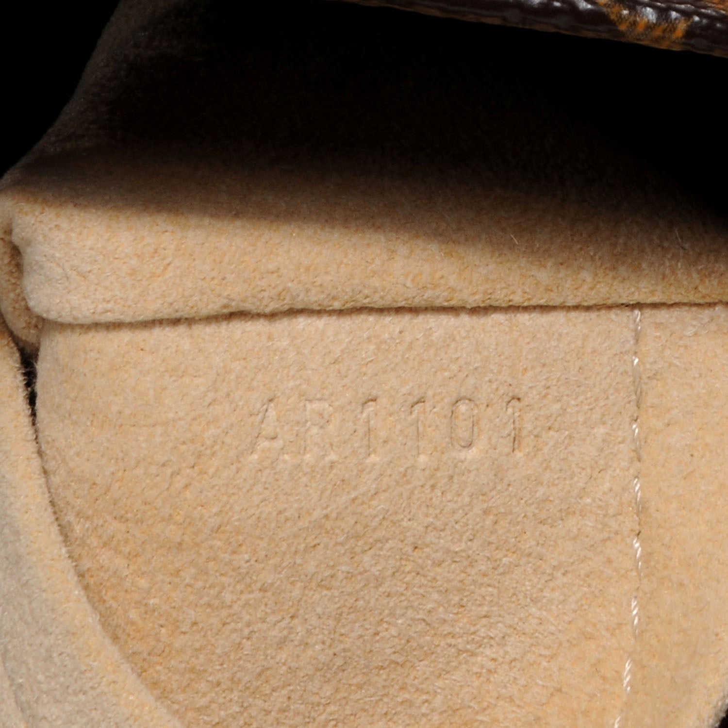 Louis Vuitton Monogram Artsy GM 7 of 7