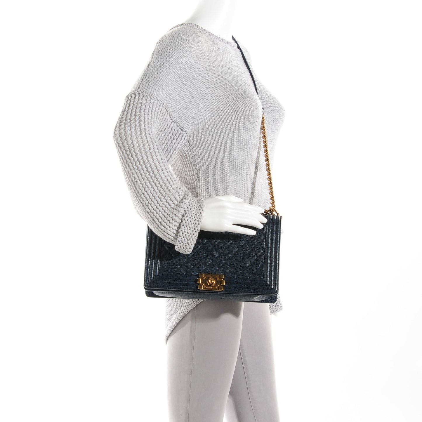 Pearly Caviar Quilted New Medium Boy Flap Navy