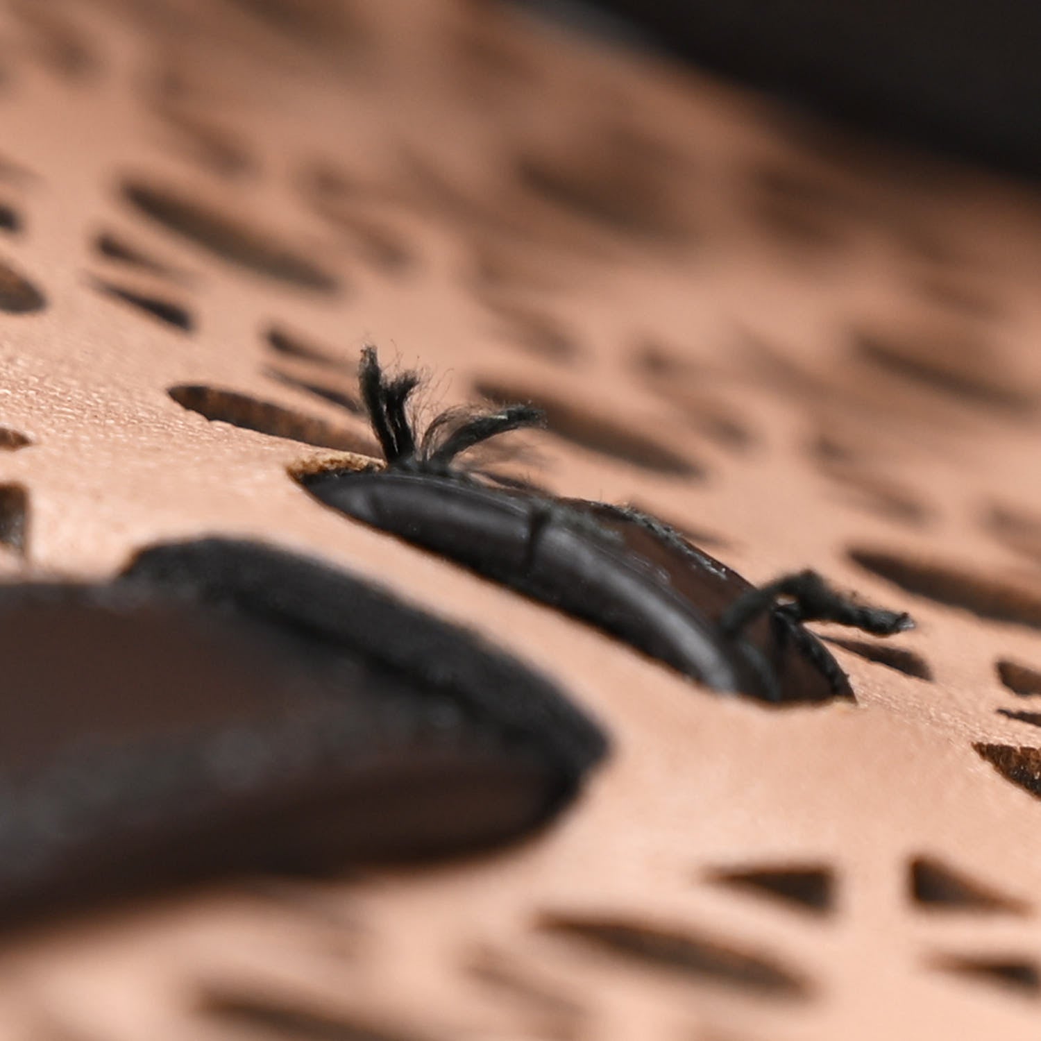 Alaia Lux Calfskin Vienne Large Mina Tote Black 11 of 12