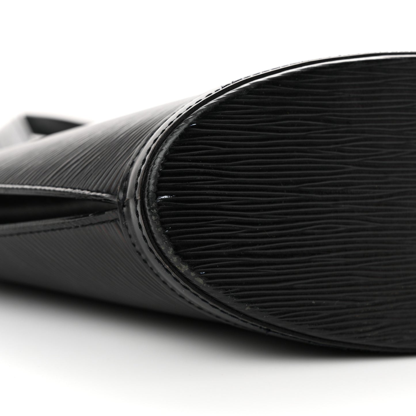 Epi Saint Jacques PM Long Straps Black