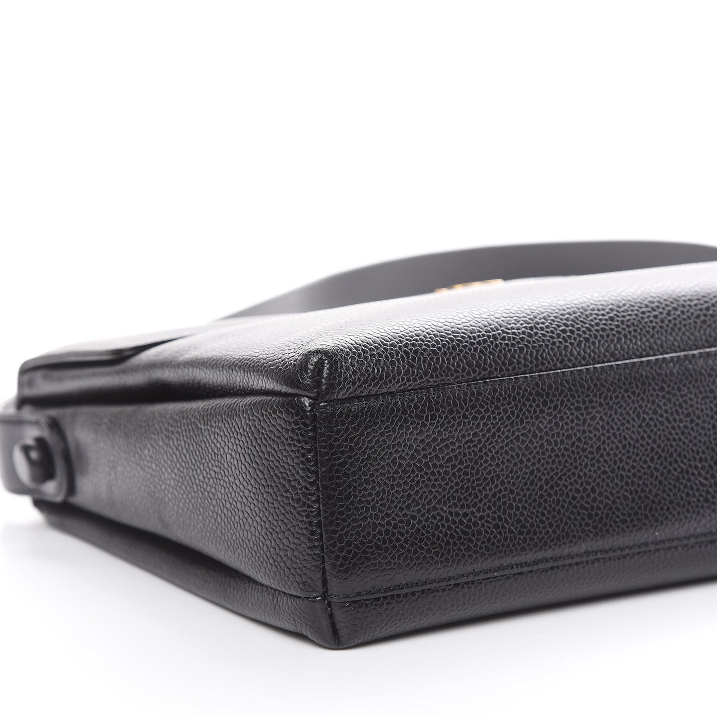 Caviar Medium Shoulder Bag Black