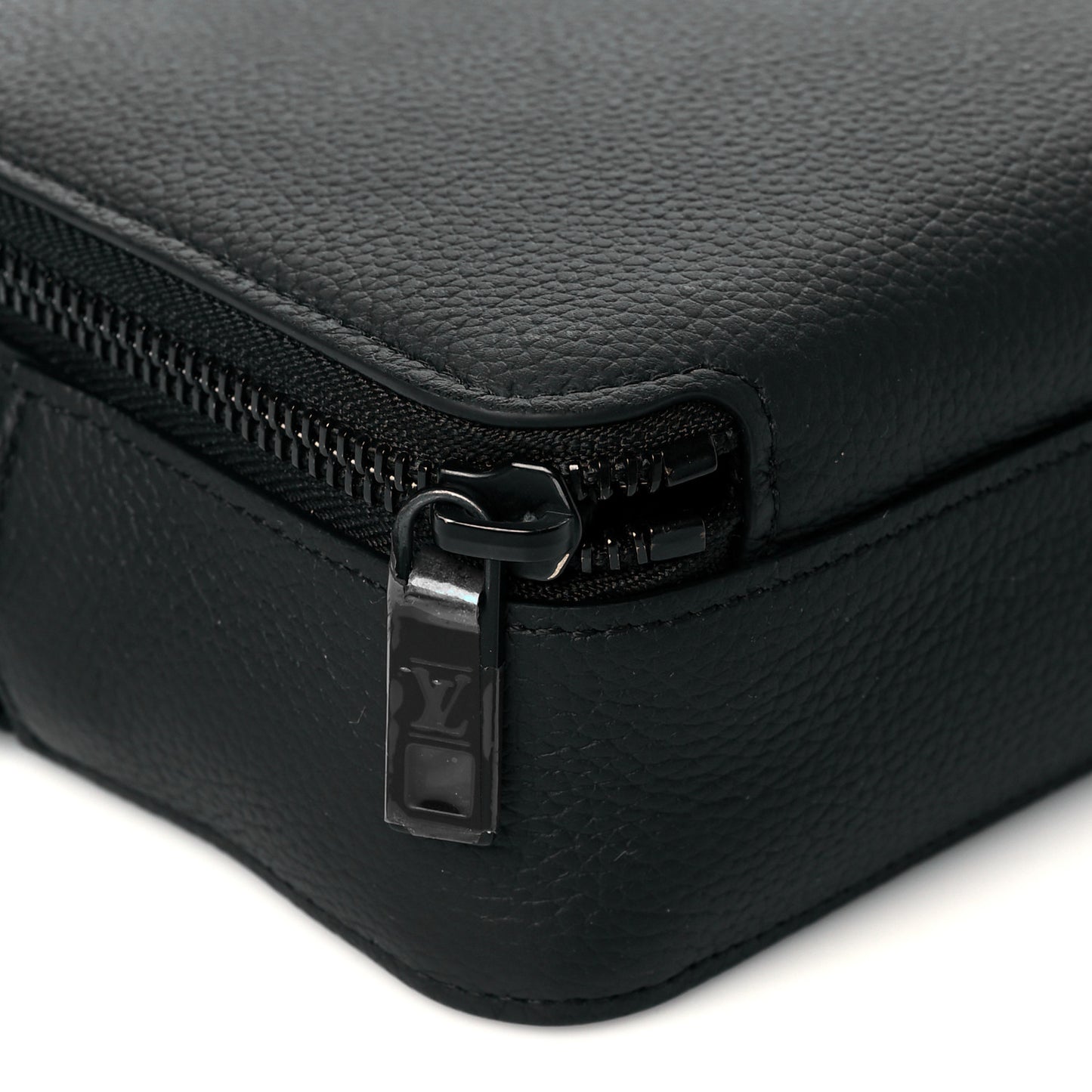 Taurillon Alpha Wearable Wallet Black