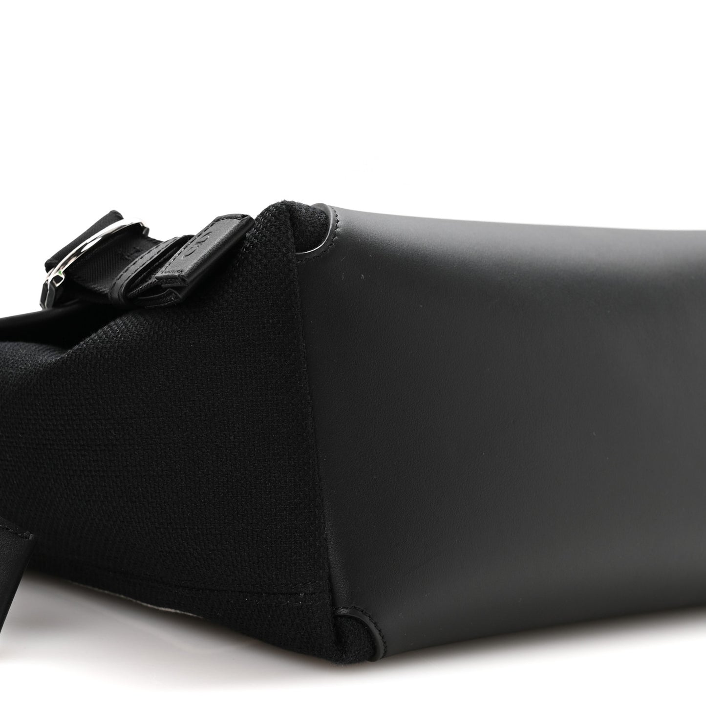 Canvas Embroidered Medium Jett Messenger Black White
