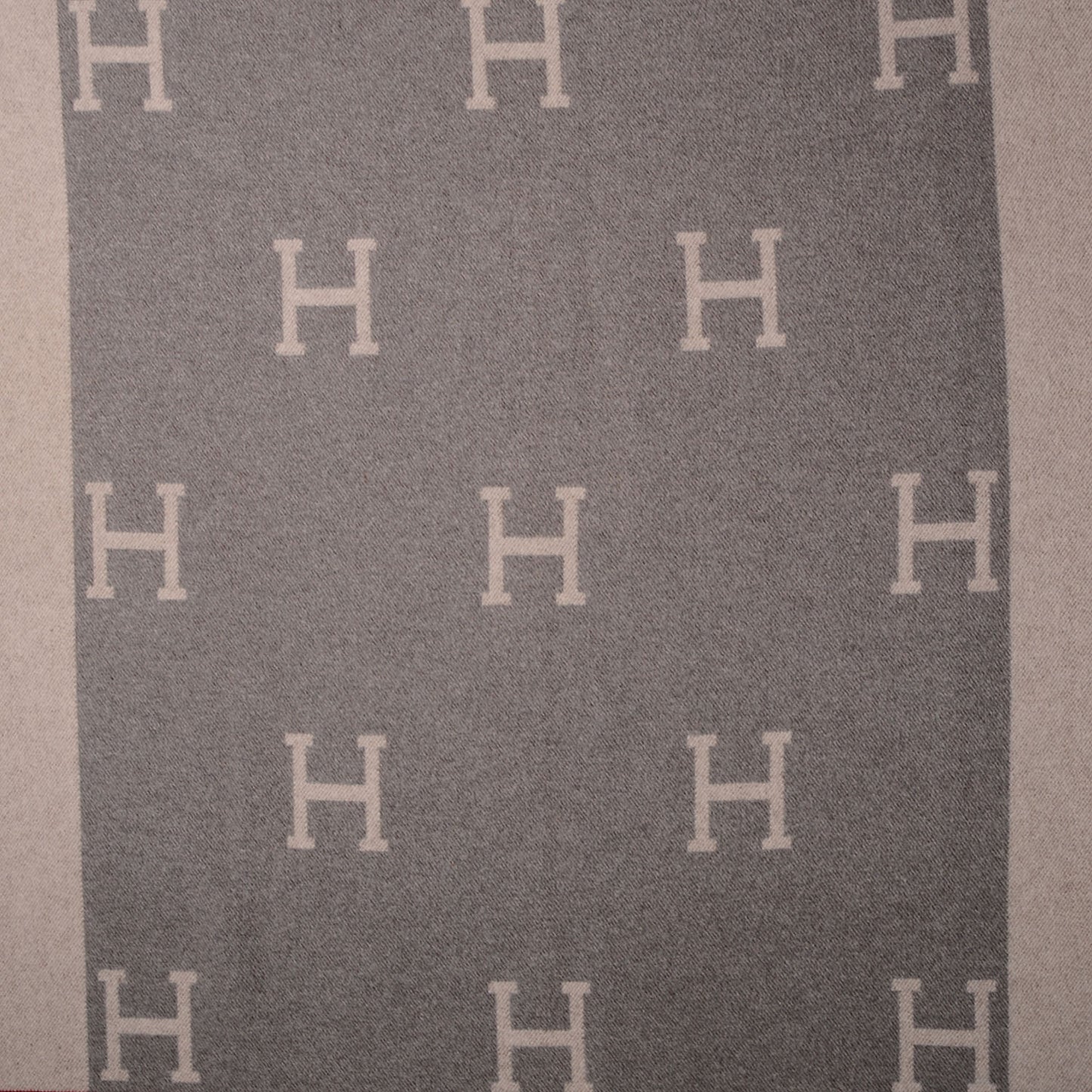 Wool Cashmere Signature Avalon Blanket Grey