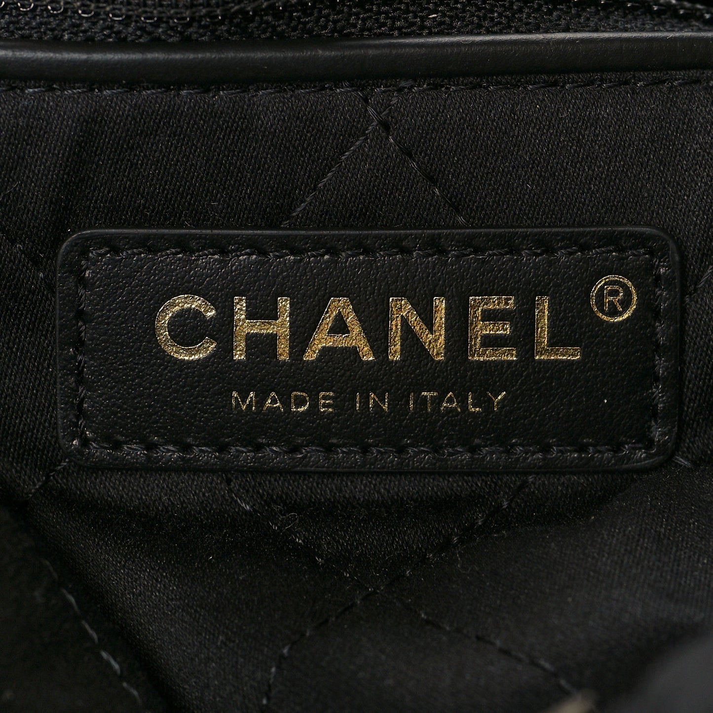Shiny Calfskin Quilted Chanel 22 Black