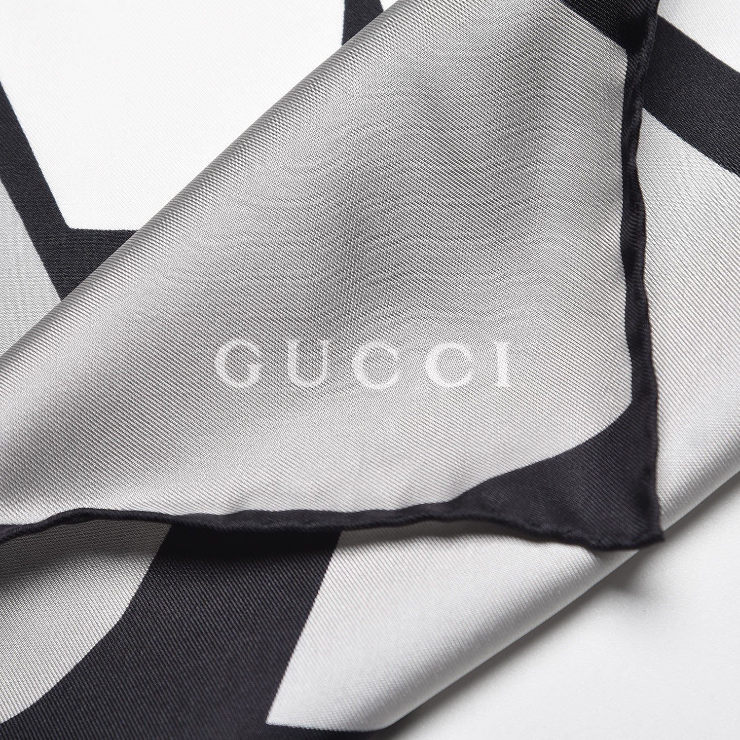 Gucci Silk Lucy Scarf Black 3 of 4