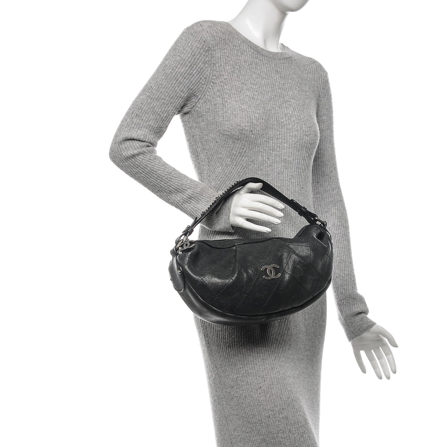 Caviar Small Outdoor Ligne Hobo Black
