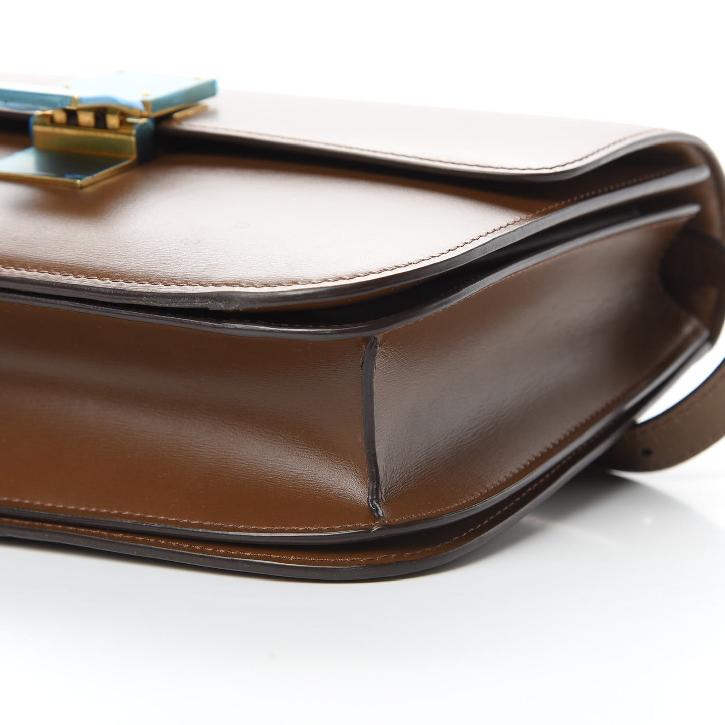 Box Calfskin Medium Classic Box Flap Bag Camel