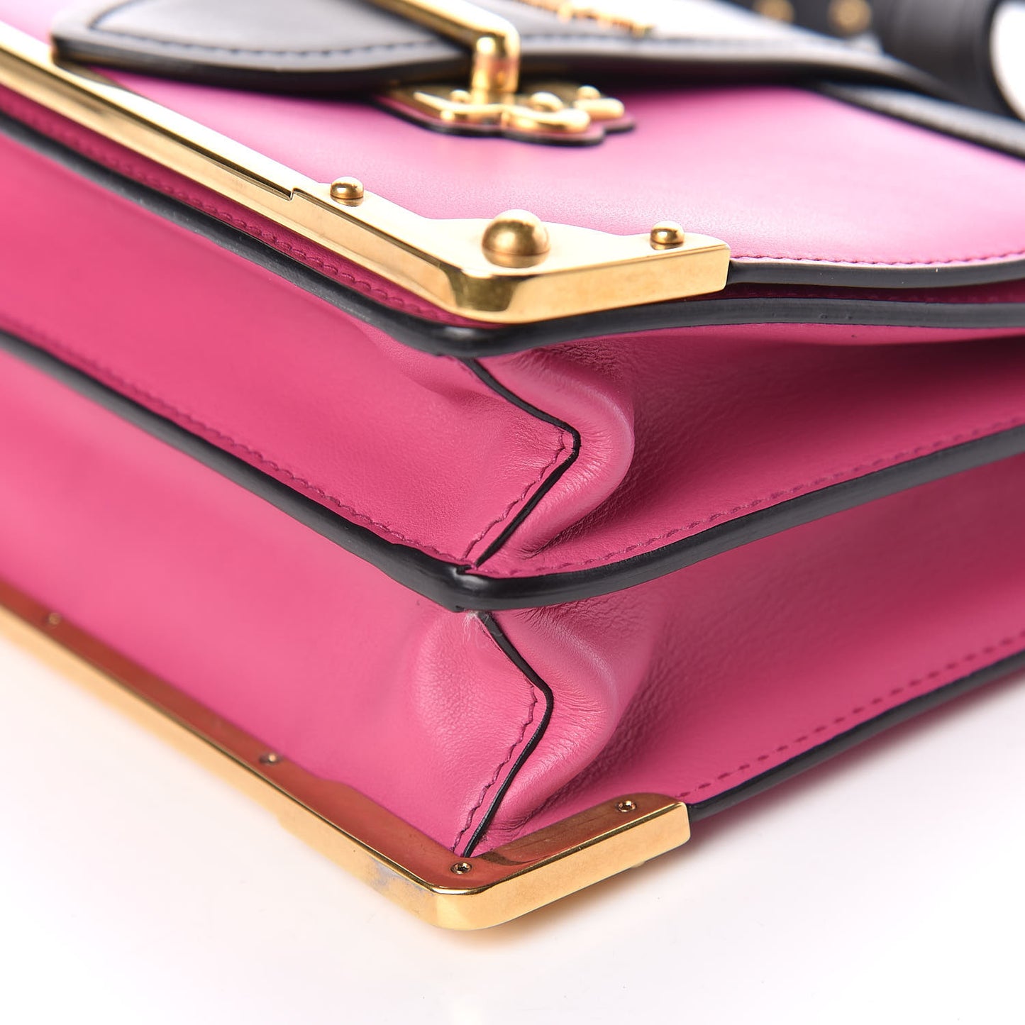 City Calf Saffiano Cahier Bag Fuxia Black