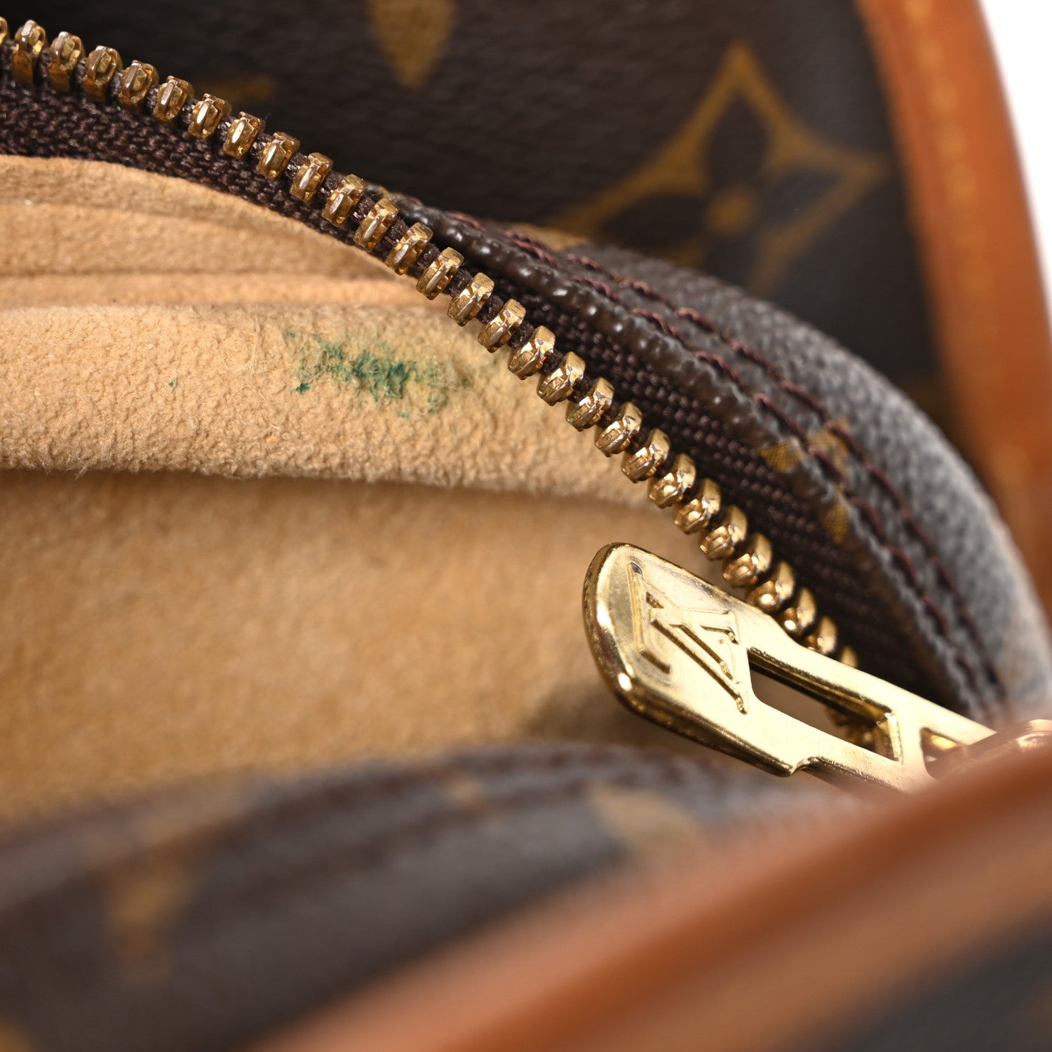 Louis Vuitton Monogram Rivoli Briefcase 1775912 – FASHIONPHILE