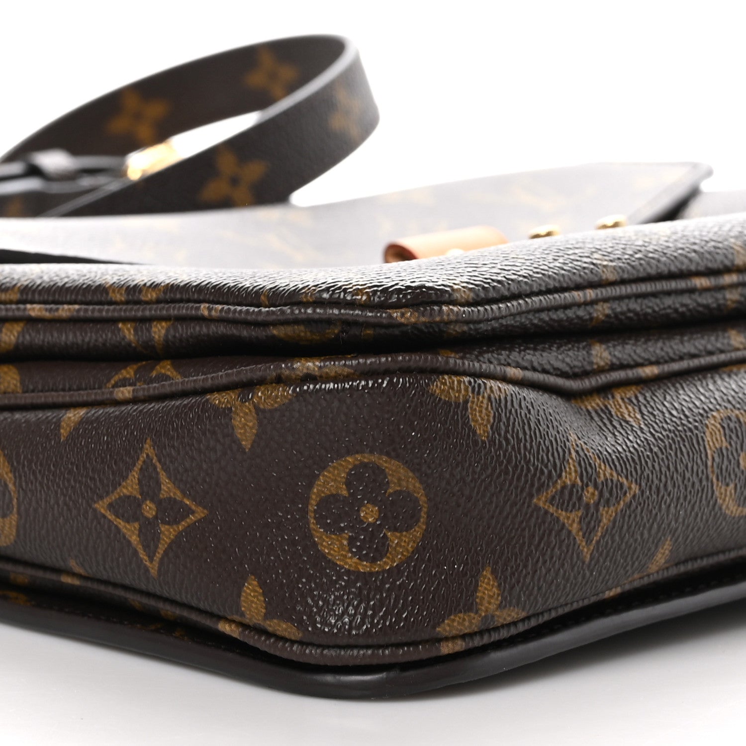 Louis Vuitton Monogram Pochette Metis 6 of 8