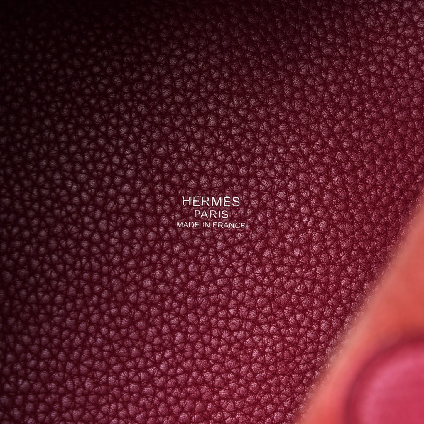 Taurillon Clemence Picotin Lock 22 MM Rubis