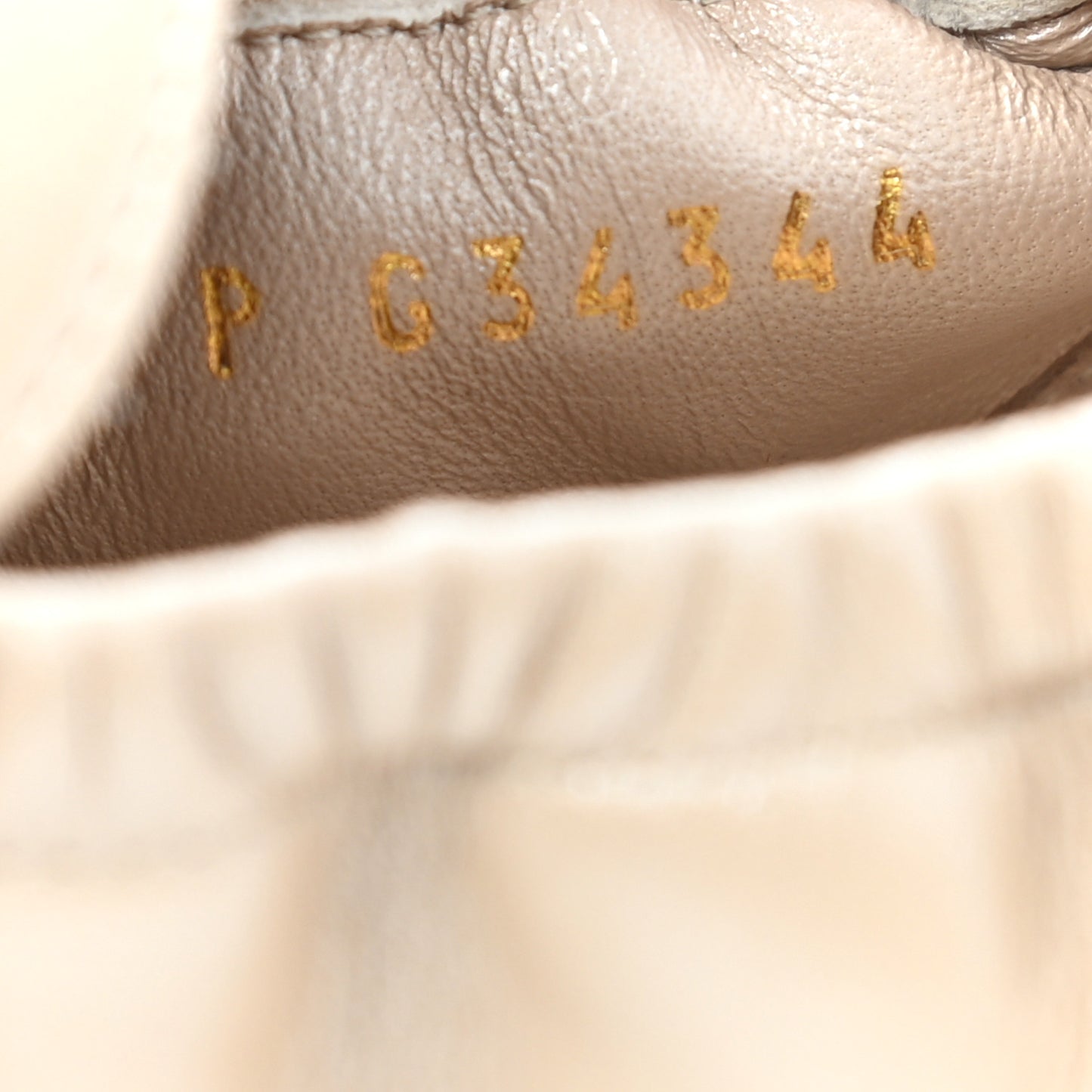 Laminated Lambskin Womens Quilted Elastic CC Moccasin Loafers 38 Beige
