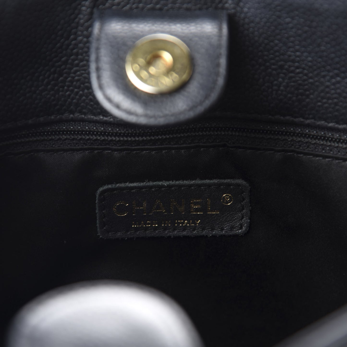 Caviar Quilted Petit Shopping Tote PST Black