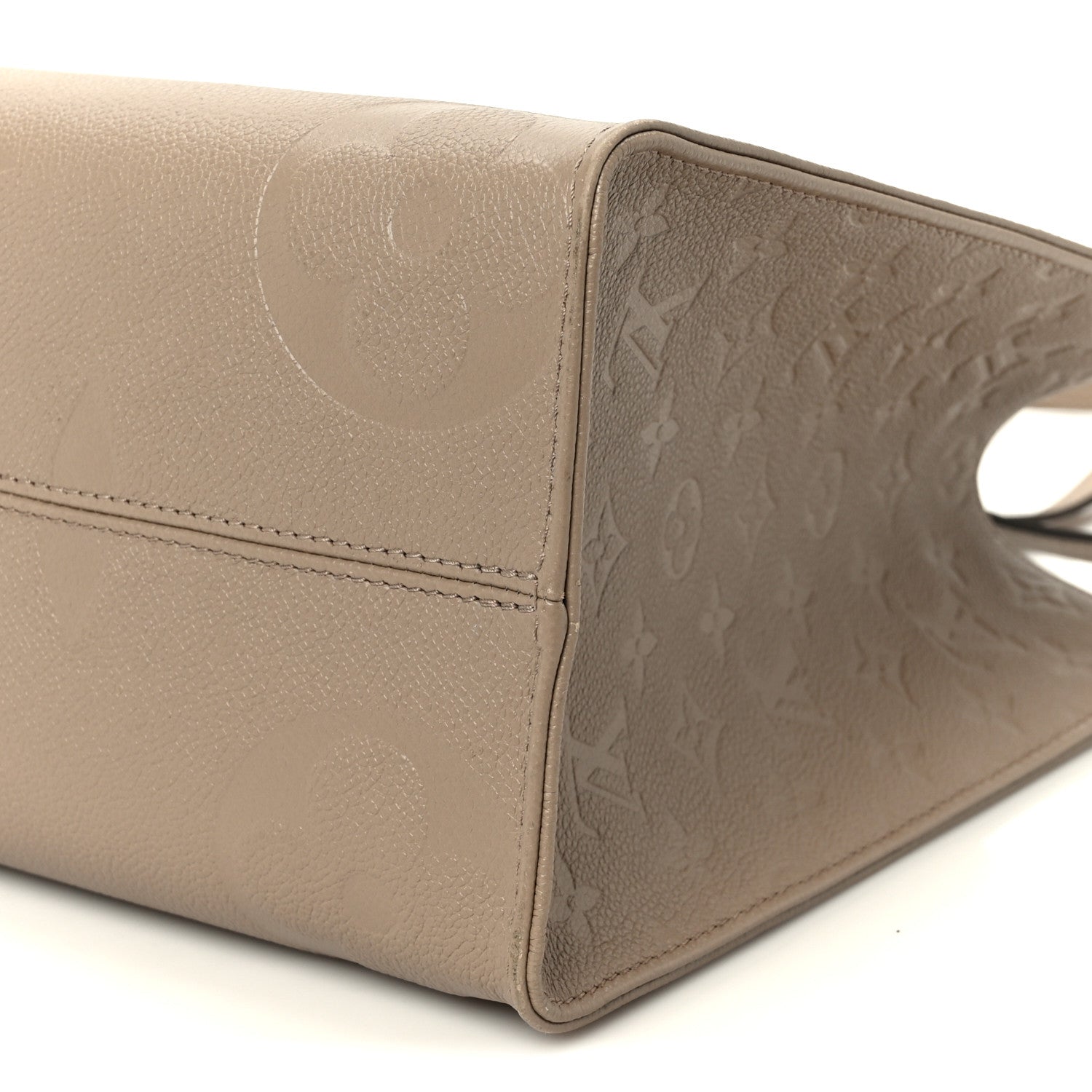 Louis Vuitton Empreinte Monogram Giant Onthego MM Tourterelle 8 of 8